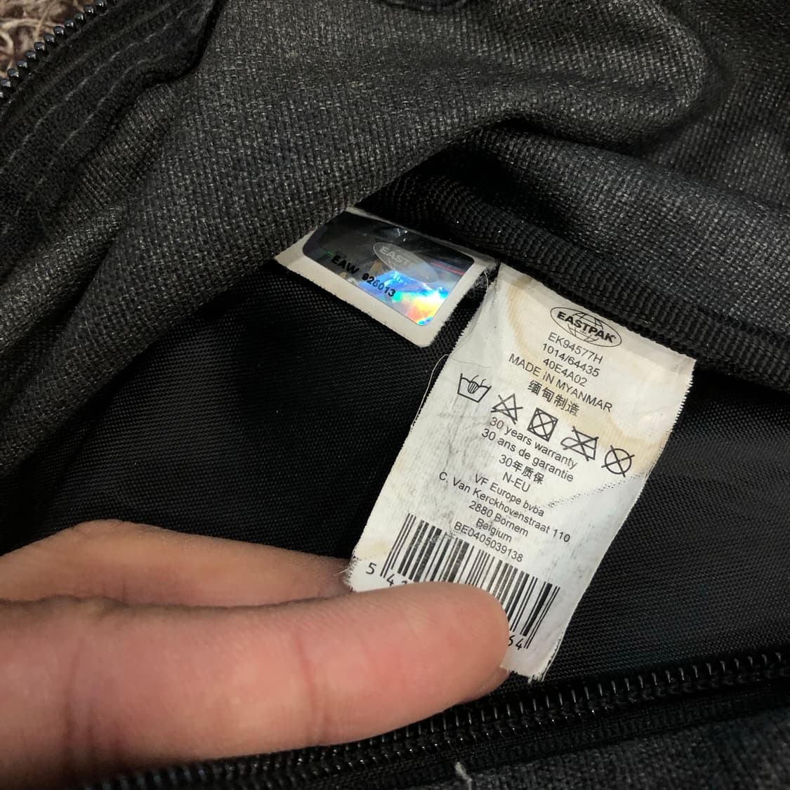 이스트팩 그레이 백팩 상품이미지4