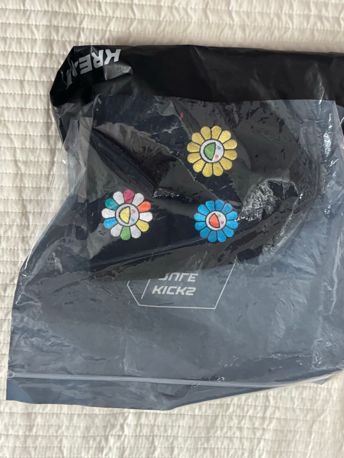 뉴에라x무라카미타카시 카이카이키키 플라워 비니  상품이미지1