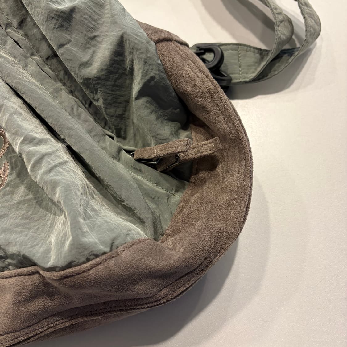 스컬프터 sculptor 드로우 나일론 스트링 백팩 카키 상품이미지4