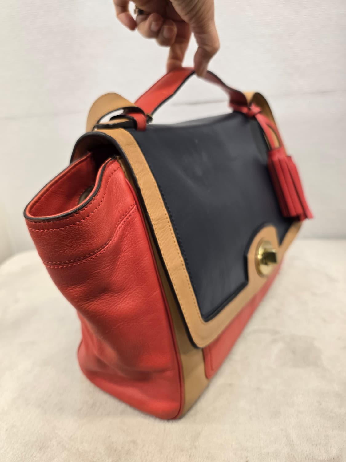 코치 삼색 레더 토트백 숄더백 태슬 장식 가방 상품이미지3