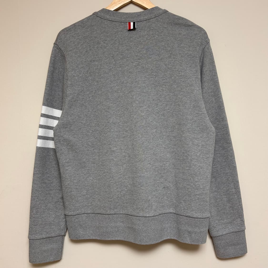 톰브라운 그레이 사선완장 코튼 가디건 3 상품이미지2