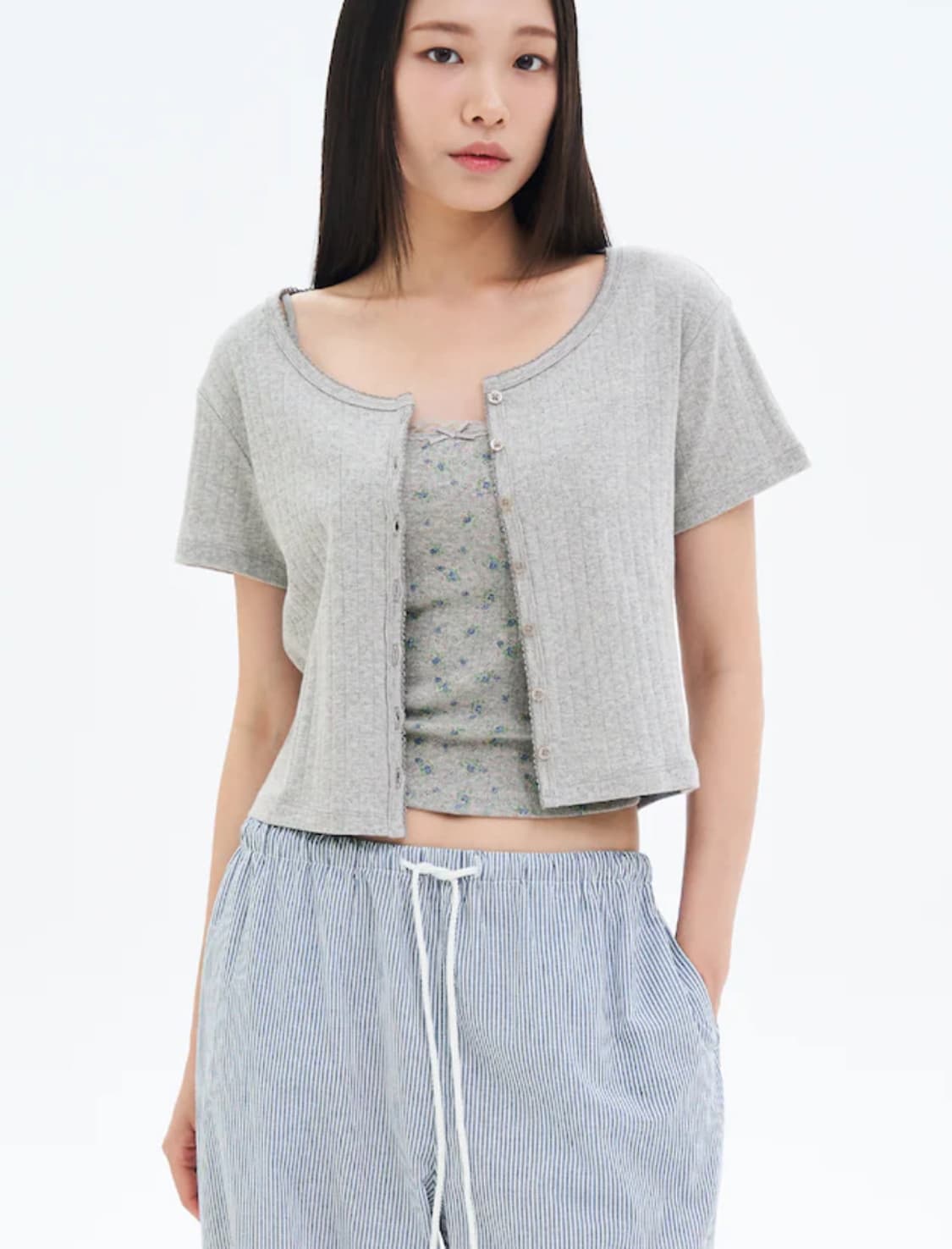 에잇세컨즈 반팔 아일렛 펀칭 포인텔 크롭 회색 가디건 상품이미지2