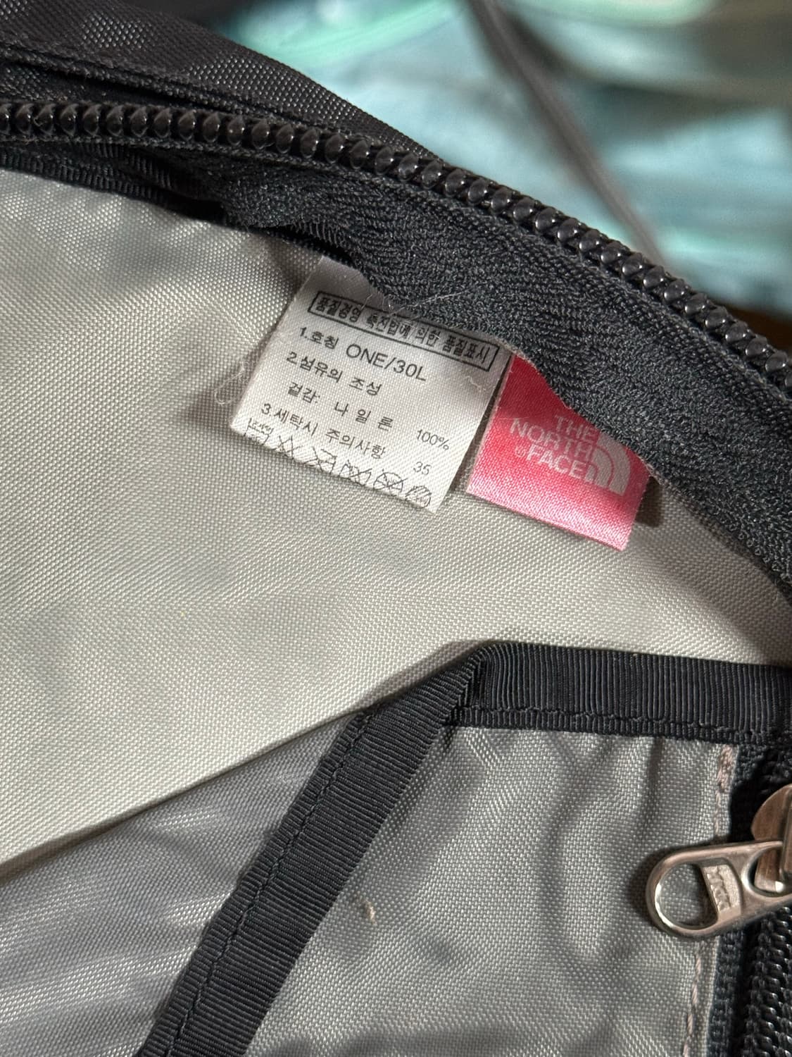 노스페이스 보레알리스 블랙 백팩 30L 상품이미지9