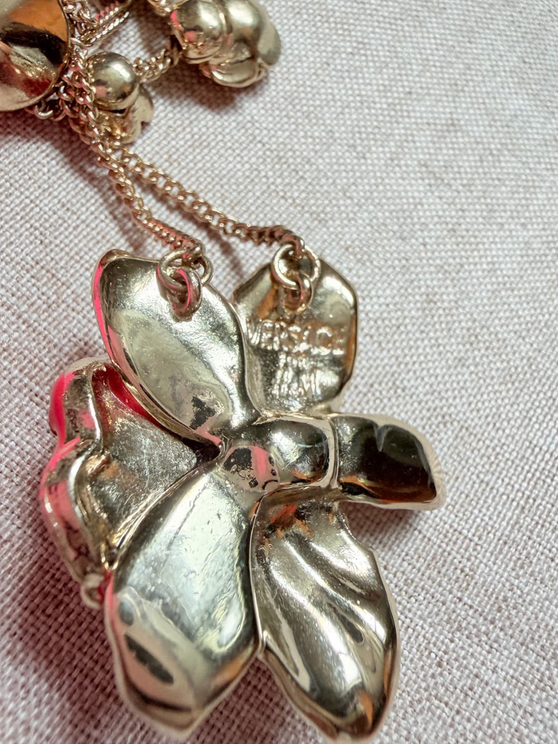 Versace for H&M 콜라보 플라워 드롭 귀걸이 한정판 상품이미지2