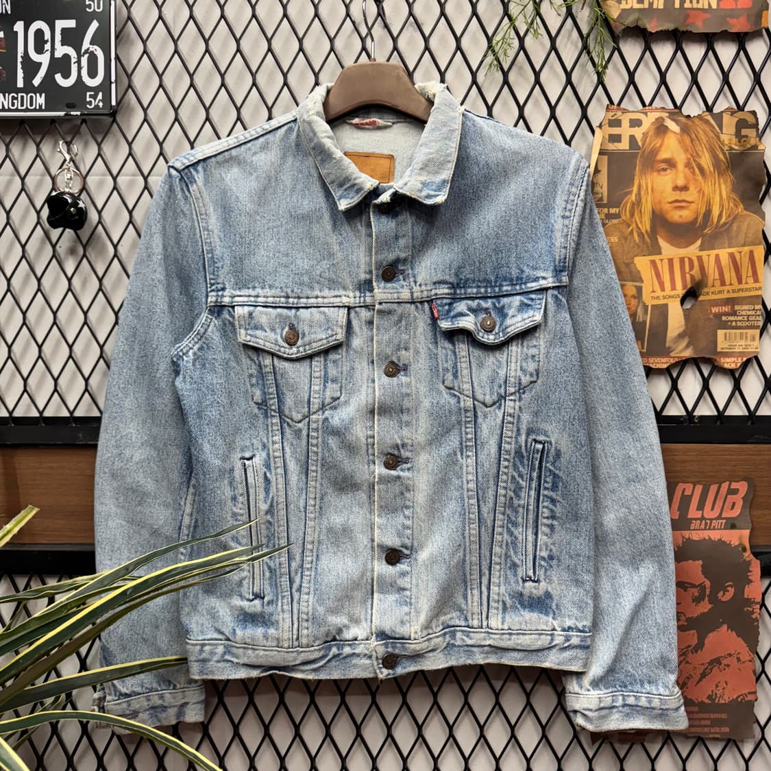 90s 리바이스 데님 트러커 자켓 전면 투포켓 디테일 연청 상품이미지1