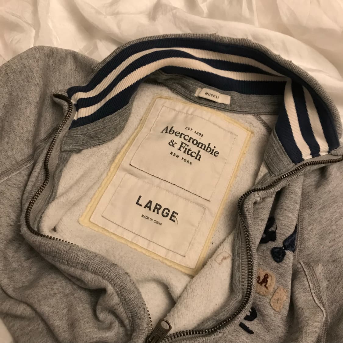 Abercrombie 아베크롬비 오버핏 데미지 집업 상품이미지7