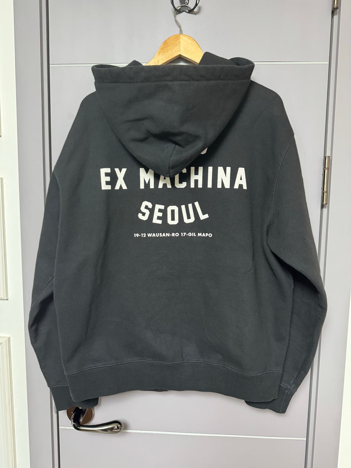 데우스 엑스 마키나 서울 후드 집업 블랙  상품이미지1
