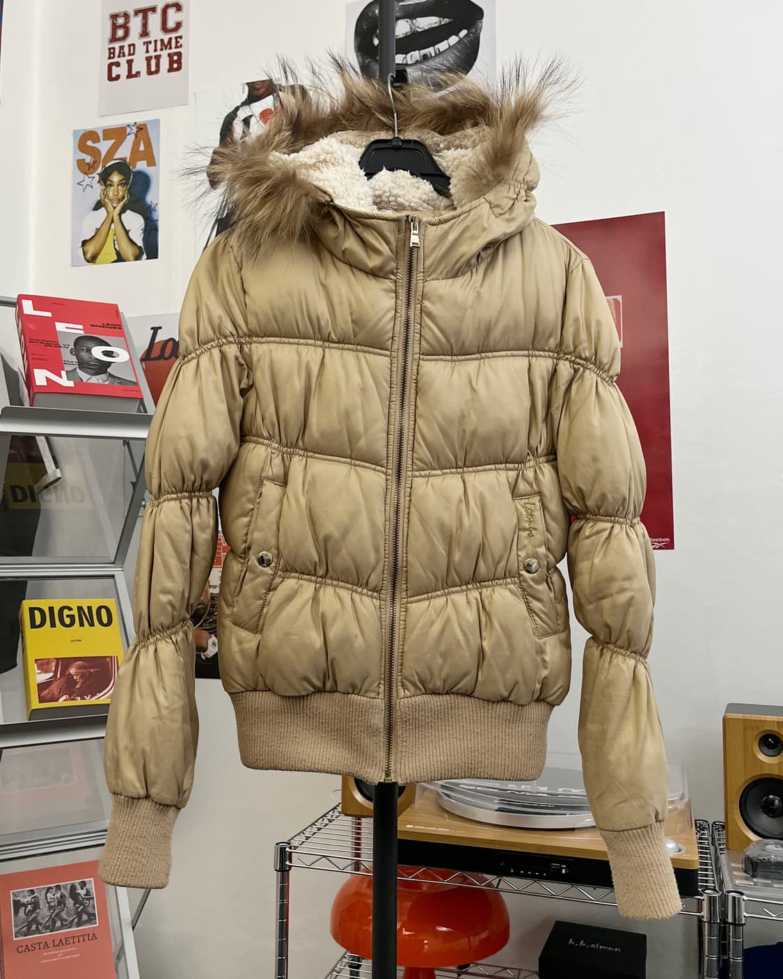 올드 빈티지 베이지 라쿤 퍼 후드 패딩 상품이미지5