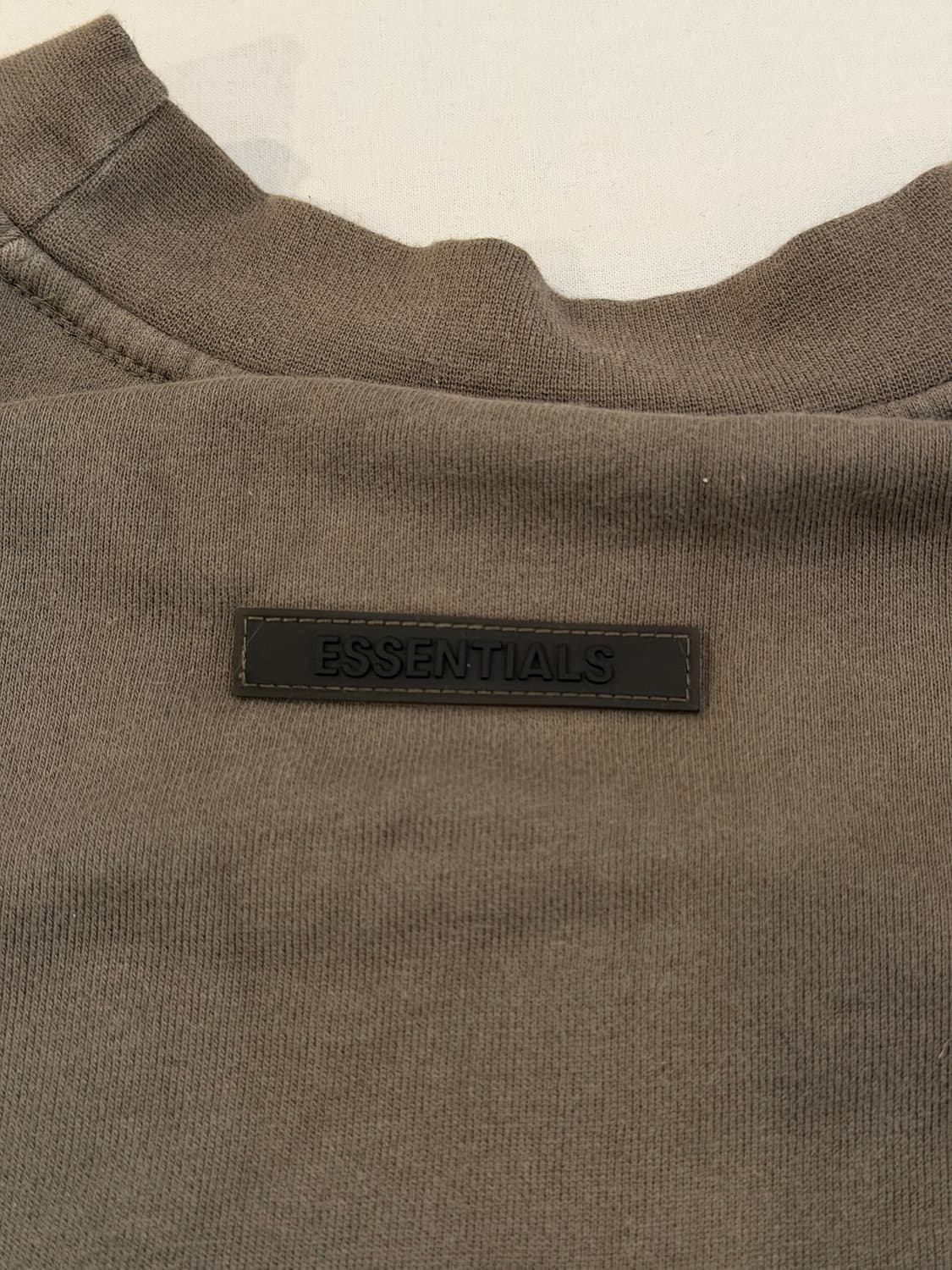 에센셜 피어오브갓 리플렉티브 로고 맨투맨 타우페 올리브 상품이미지4