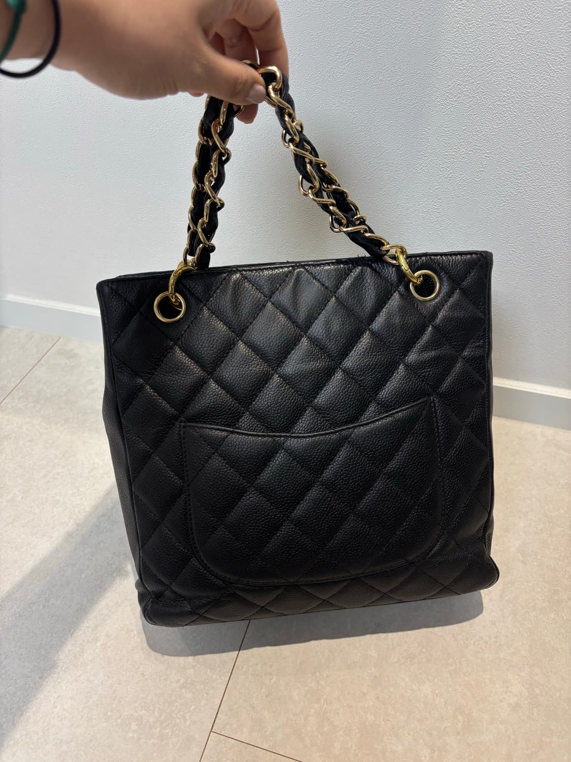샤넬 캐비어 퀼팅 블랙 토트백 상품이미지2