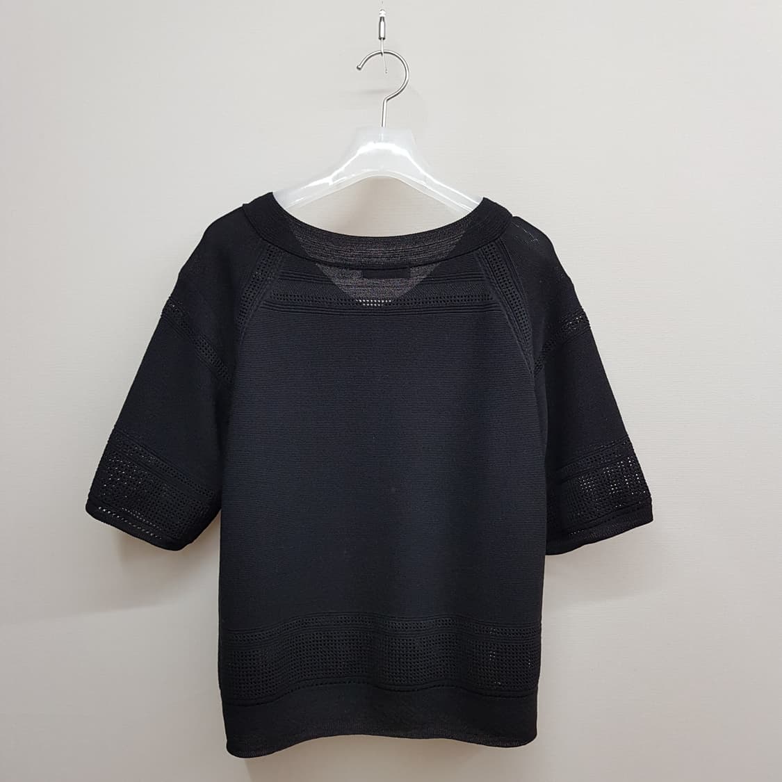 한섬 sjsj 2022 펀칭 조직 반팔 브이넥 니트 F사이즈 상품이미지4