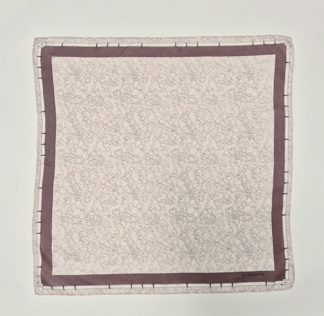 버버리 쁘띠 스카프 손수건 머플러 상품이미지1