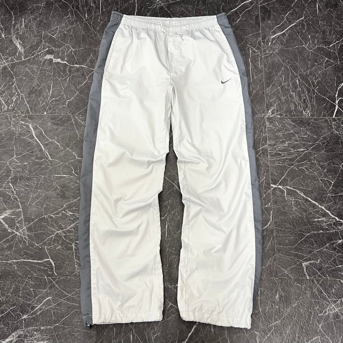 나이키 스우시 파이핑 스트레이트 트랙팬츠 상품이미지4