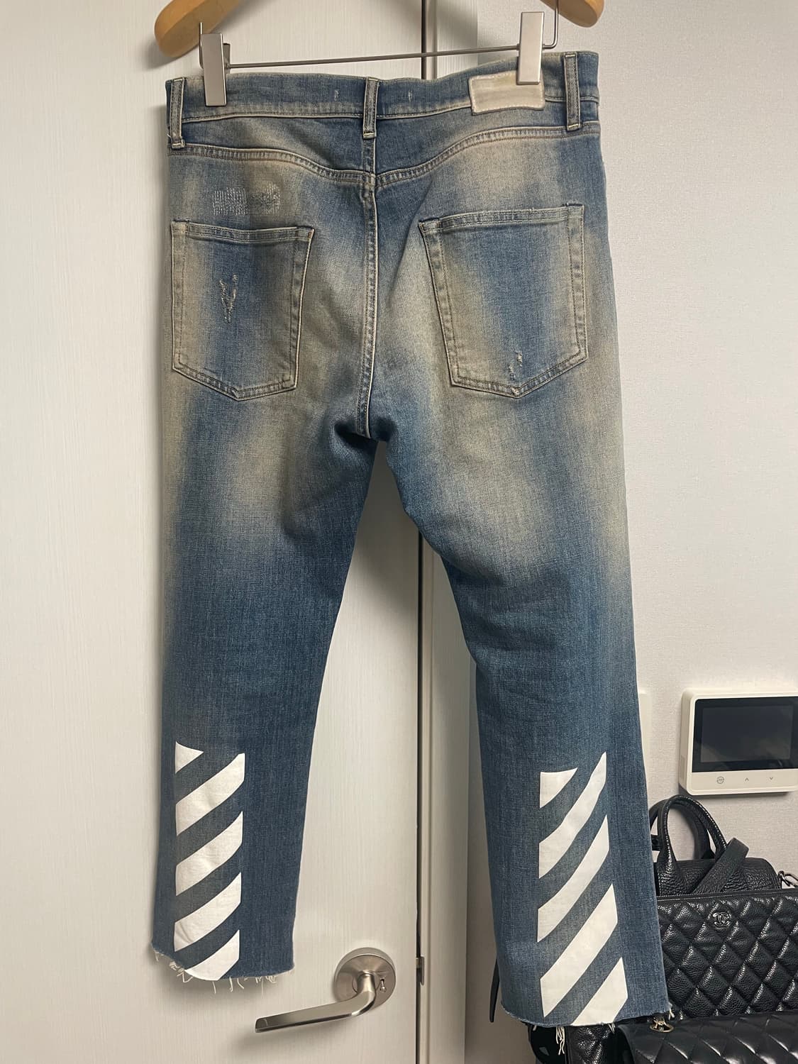 오프화이트 커팅진 상품이미지2