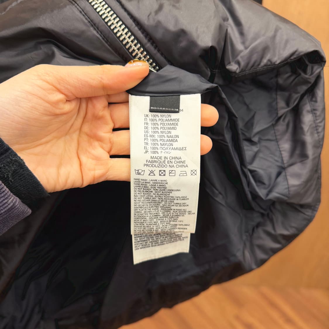 디젤 롱 후드 패딩 지퍼 멀티 포켓 로고 패치 디테일 레귤러핏 블랙 상품이미지8