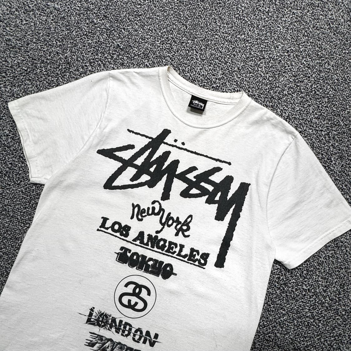 Name : 스투시 월드투어 트라이브 화이트컬러 반팔티 :) 상품이미지3