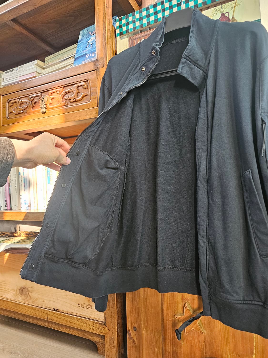 유행없이 입는 씨피 CP 컴퍼니 블랙 집업 자켓 L 팔아요 상품이미지5