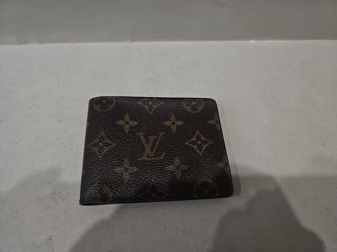 루이비통 정품 모노그램 이클립스 반지갑 팝니다 상품이미지1