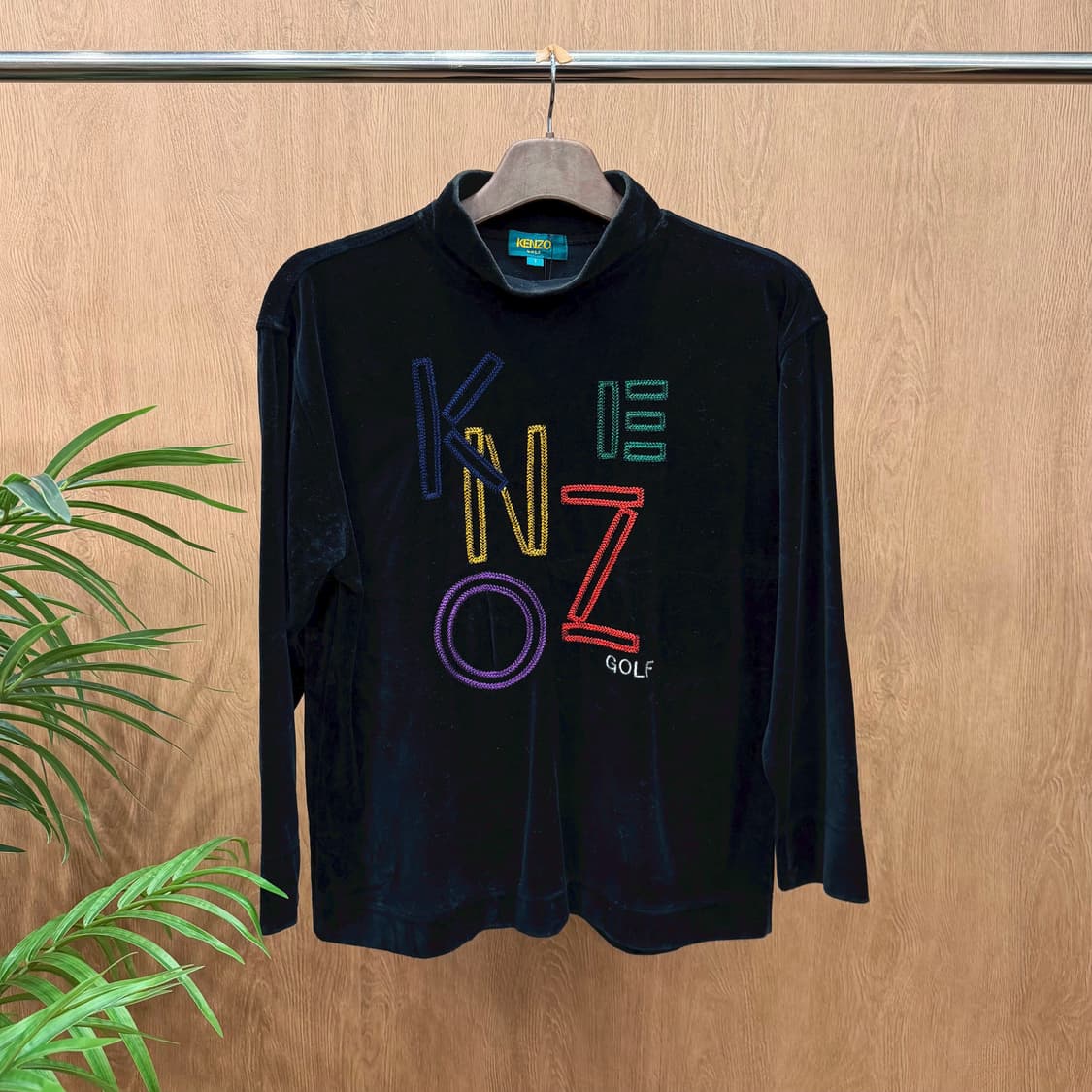 겐조 골프 하프넥 긴팔 티셔츠 로고 자수 디테일 레귤러핏 블랙 상품이미지1