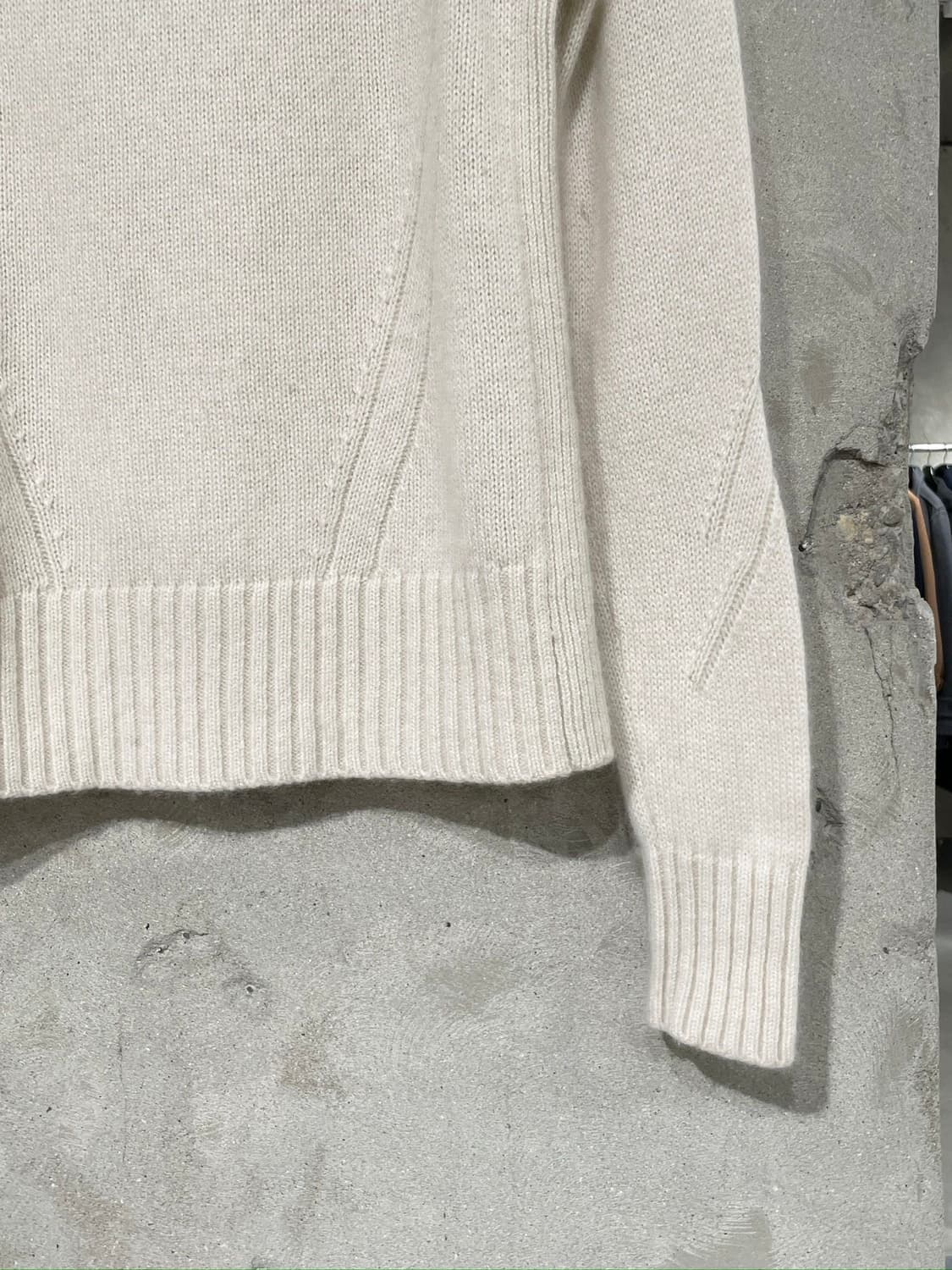 프롬 퓨처 아이보리 모크넥 캐시미어 니트 상품이미지5