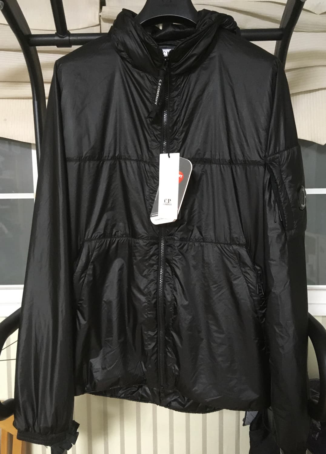CP컴퍼니 나다쉘 후디드 자켓 블랙 판매합니다 상품이미지3