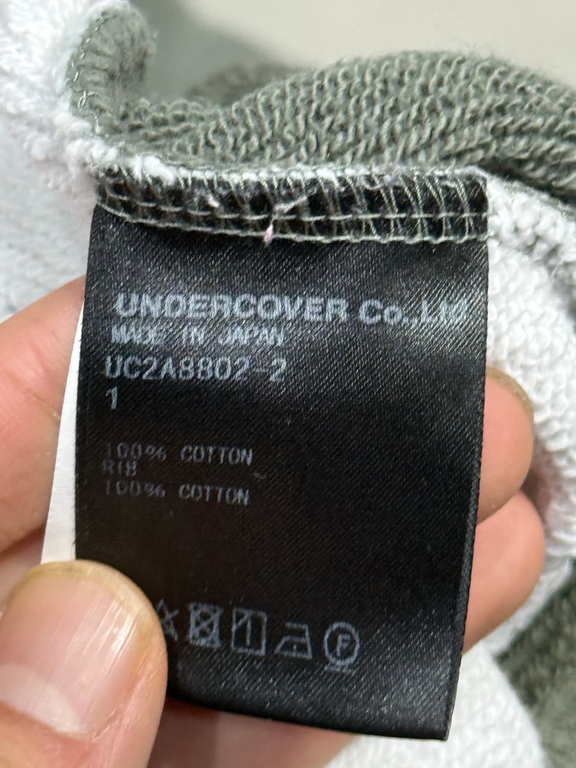 언더커버 x Marcus Akesson 맨투맨 스웨터 상품이미지3