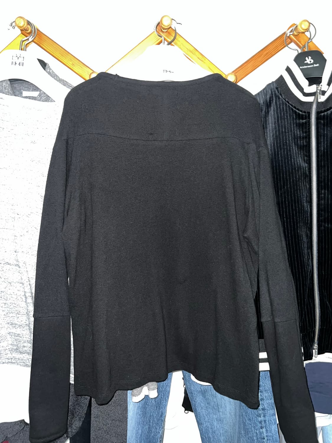 해칭룸 인시전 티 롱슬리브 블랙 2 상품이미지2