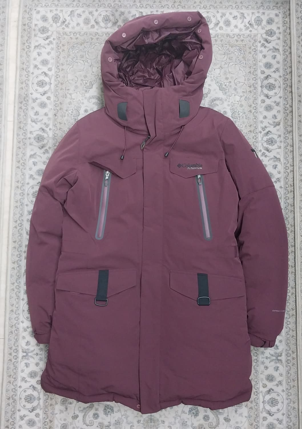 컬럼비아 티타늄  버건디 패딩 M 상품이미지1