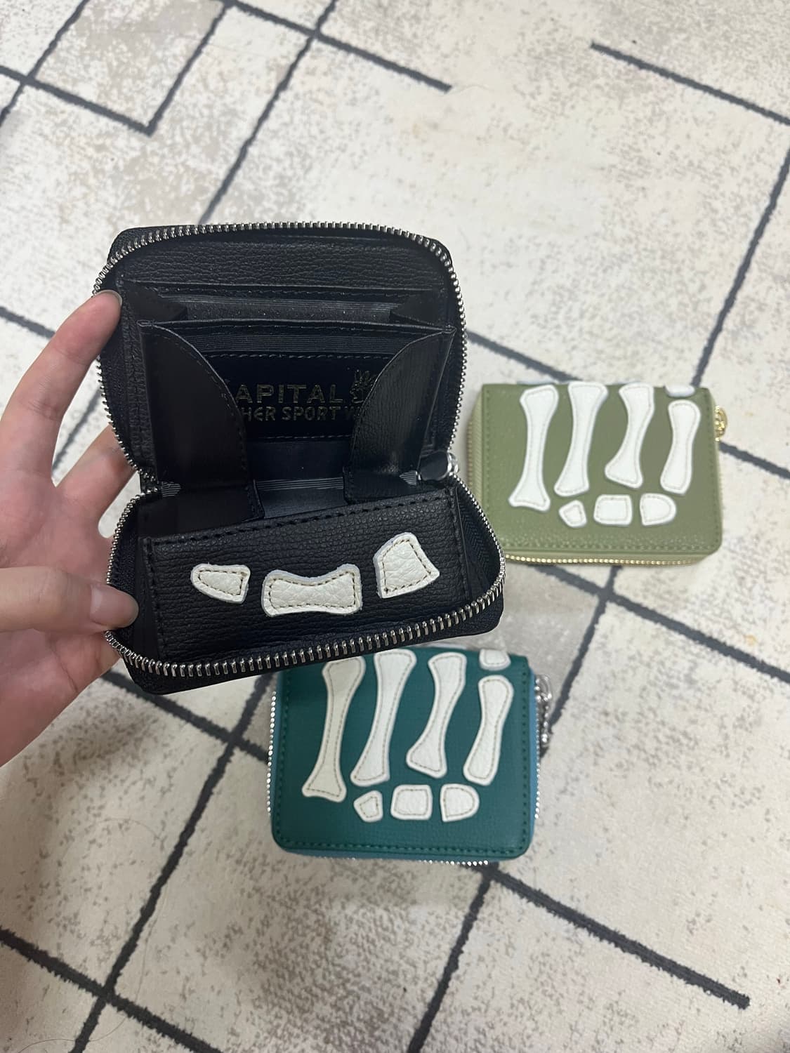 캐피탈 떰즈 업 핸드 집 미니 지갑 올리브 카키 상품이미지4