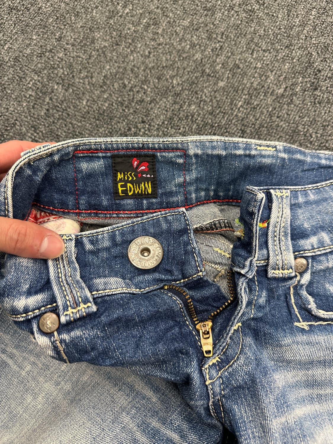 26) 에드윈 y2k 부츠컷 데님팬츠 연청 워싱 상품이미지6