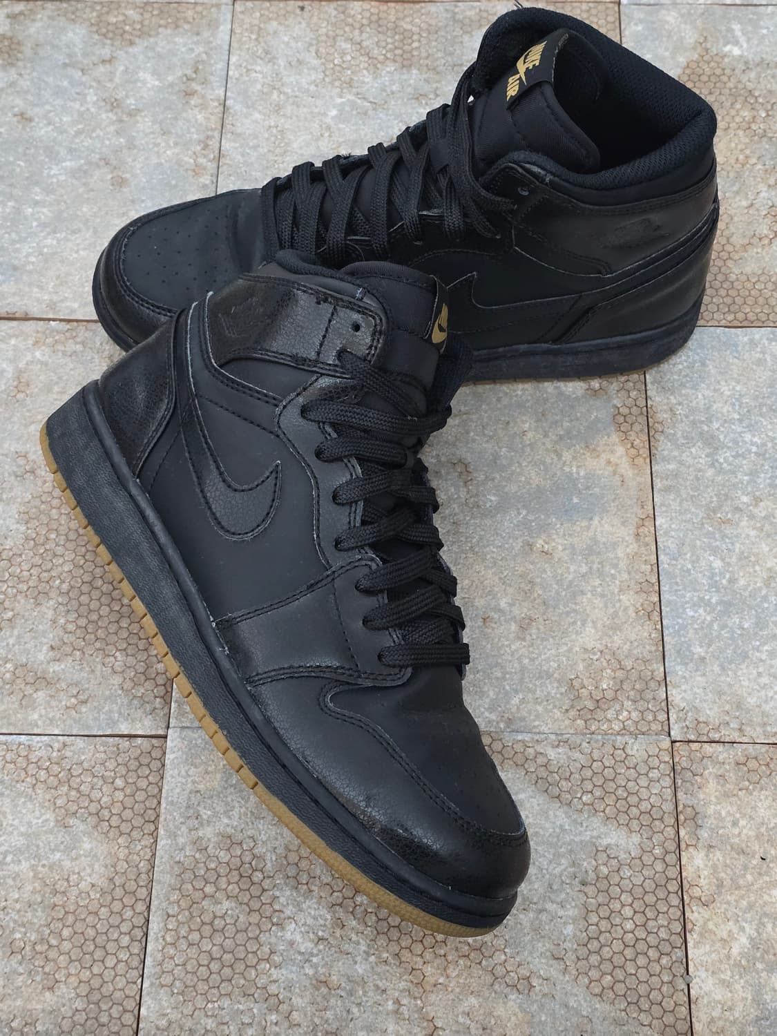 (250)나이키 조던 1 레트로 하이 블랙 검 스니커즈 상품이미지6