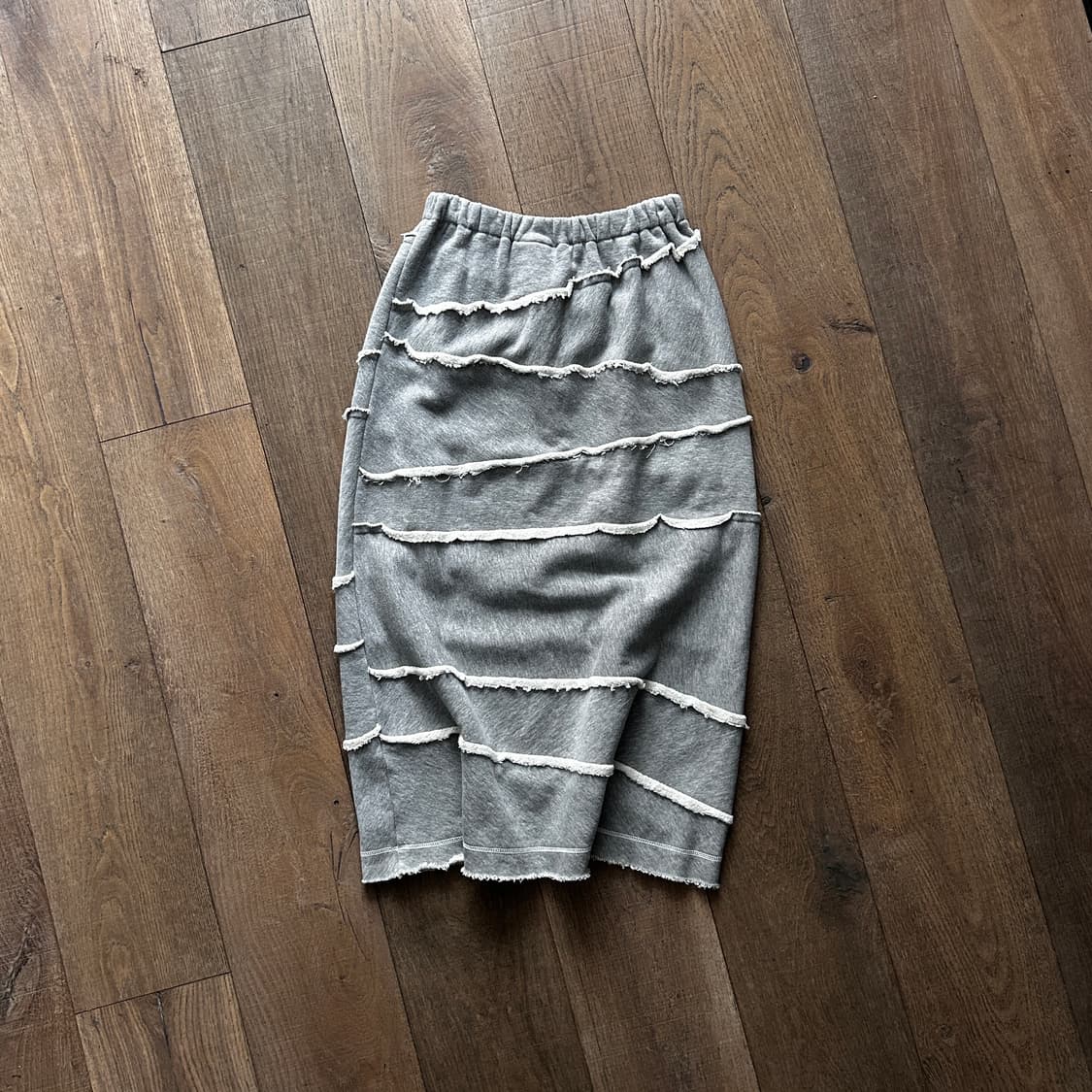 Diagonal Distressed Jersey Skirt 상품이미지1
