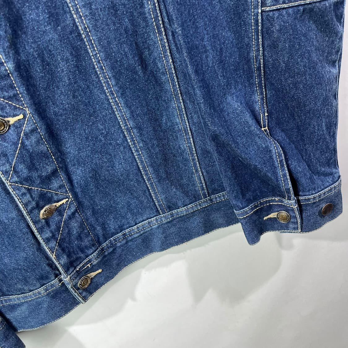 [Rocawear] 로카웨어 오버핏 데님 트러커자켓 상품이미지4