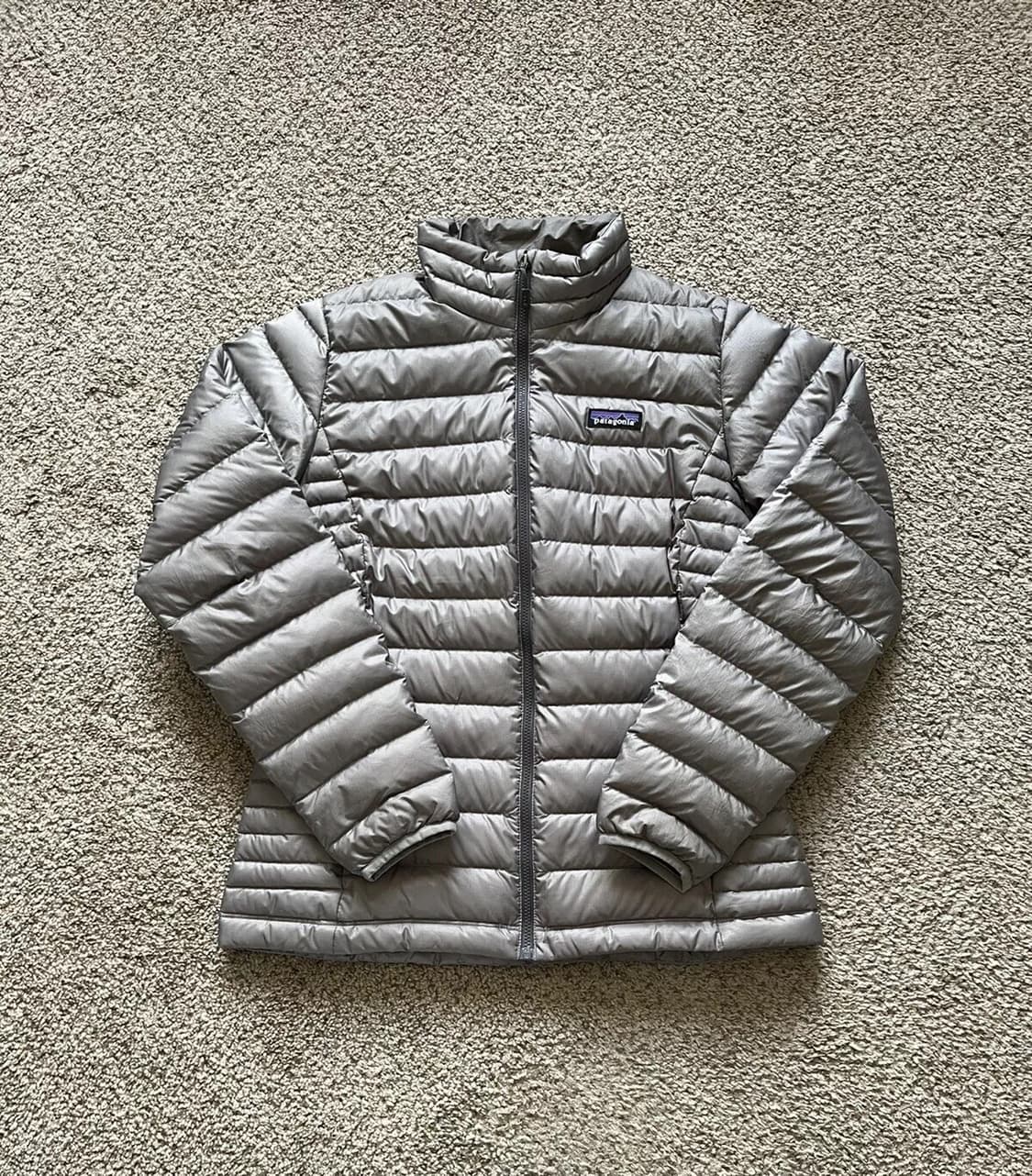 파타고니아 경량패딩 그레이 상품이미지1