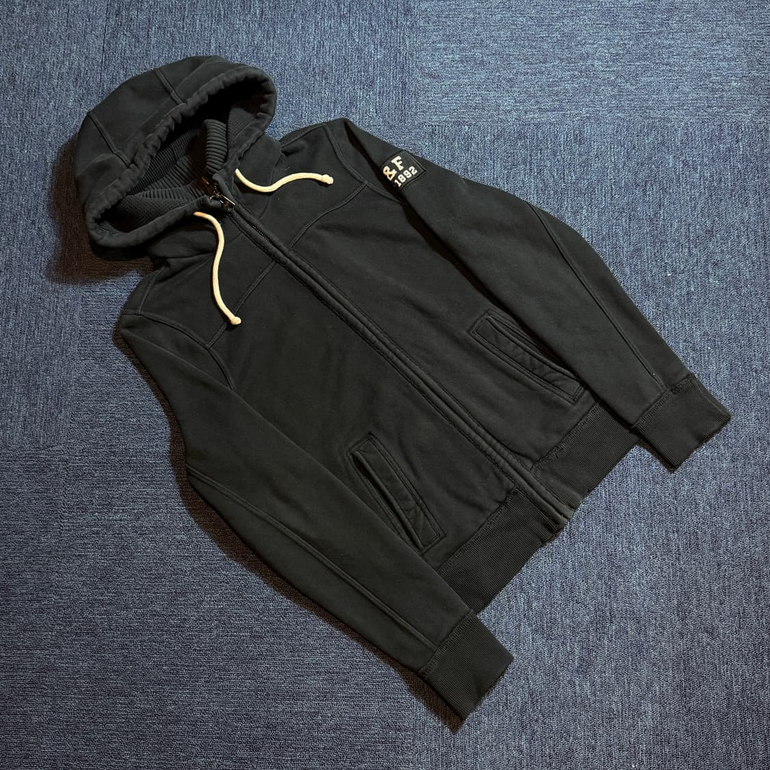 아베크롬비 피치 블랙 후드티 상품이미지1