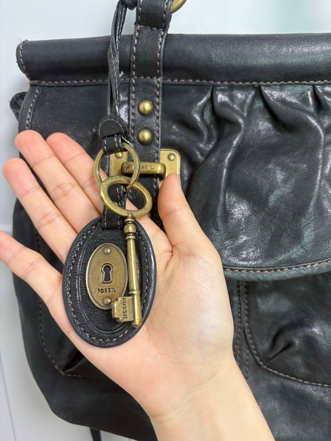 Fossil 파슬 키 버클 사첼백 상품이미지2