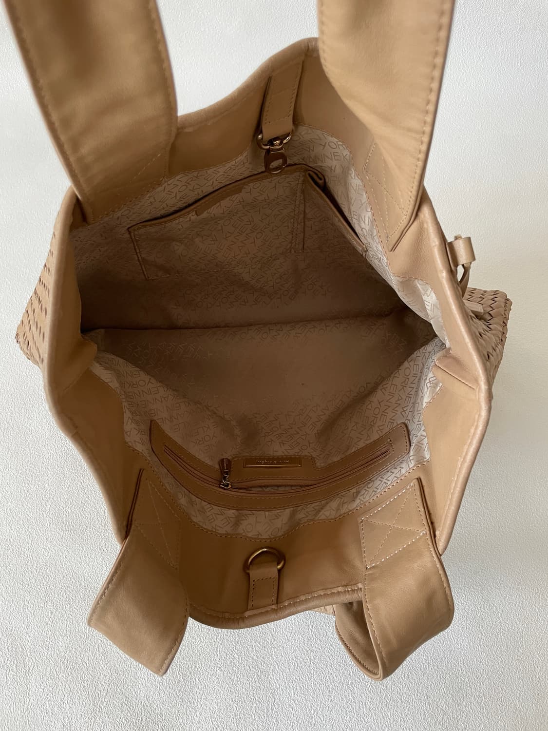 앤클라인(ANNE KLEIN) 레더 위밍 토트백 상품이미지8