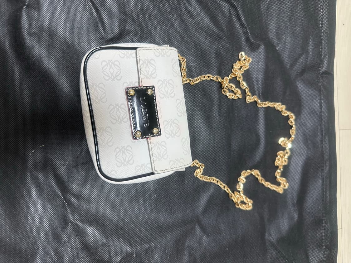 로에베 숄더백(지갑 및 미니백 활용 가능) 상품이미지4