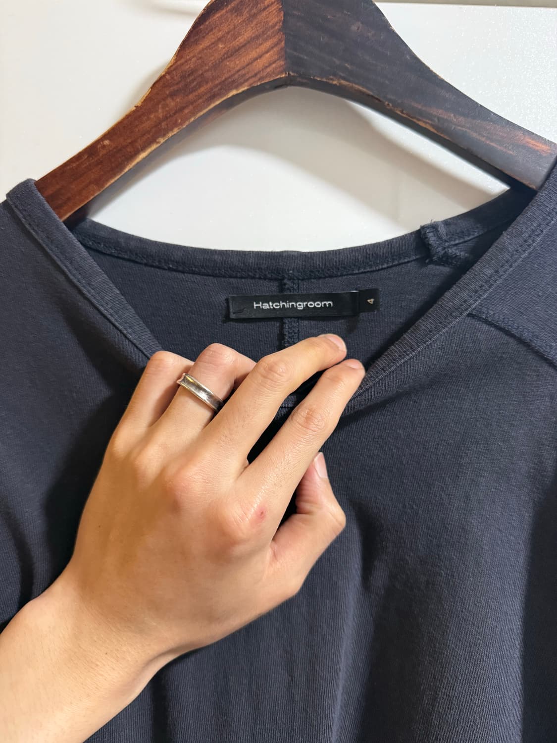 해칭룸 더블 슬리브 티 차콜 [4] 상품이미지3