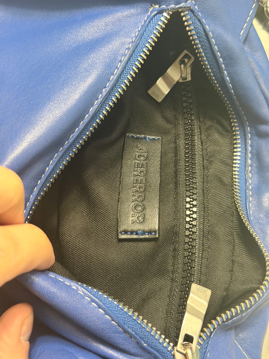 자라 아더에러 레더 숄더백 블루 상품이미지7