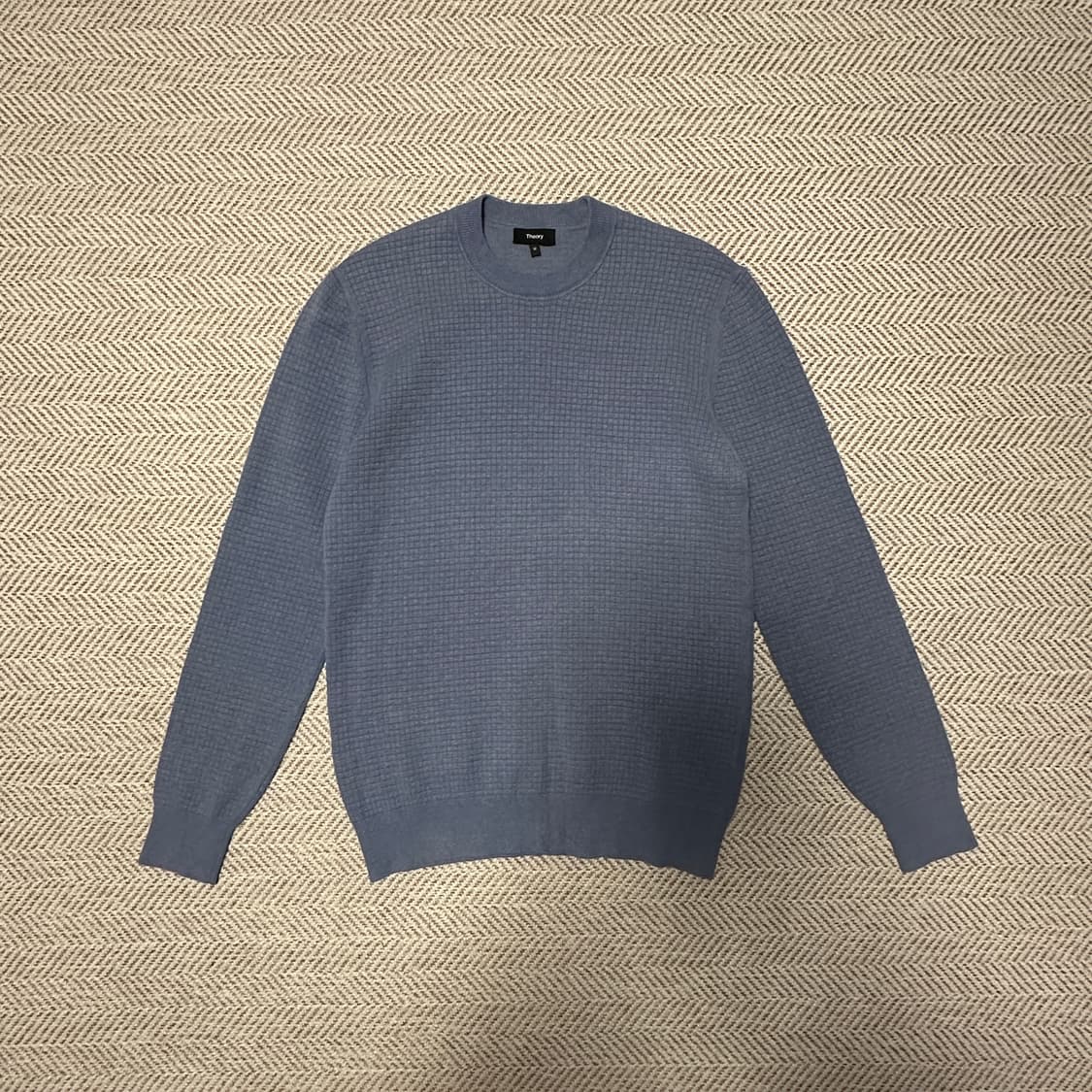 THEORY round neck knit sweater 상품이미지1