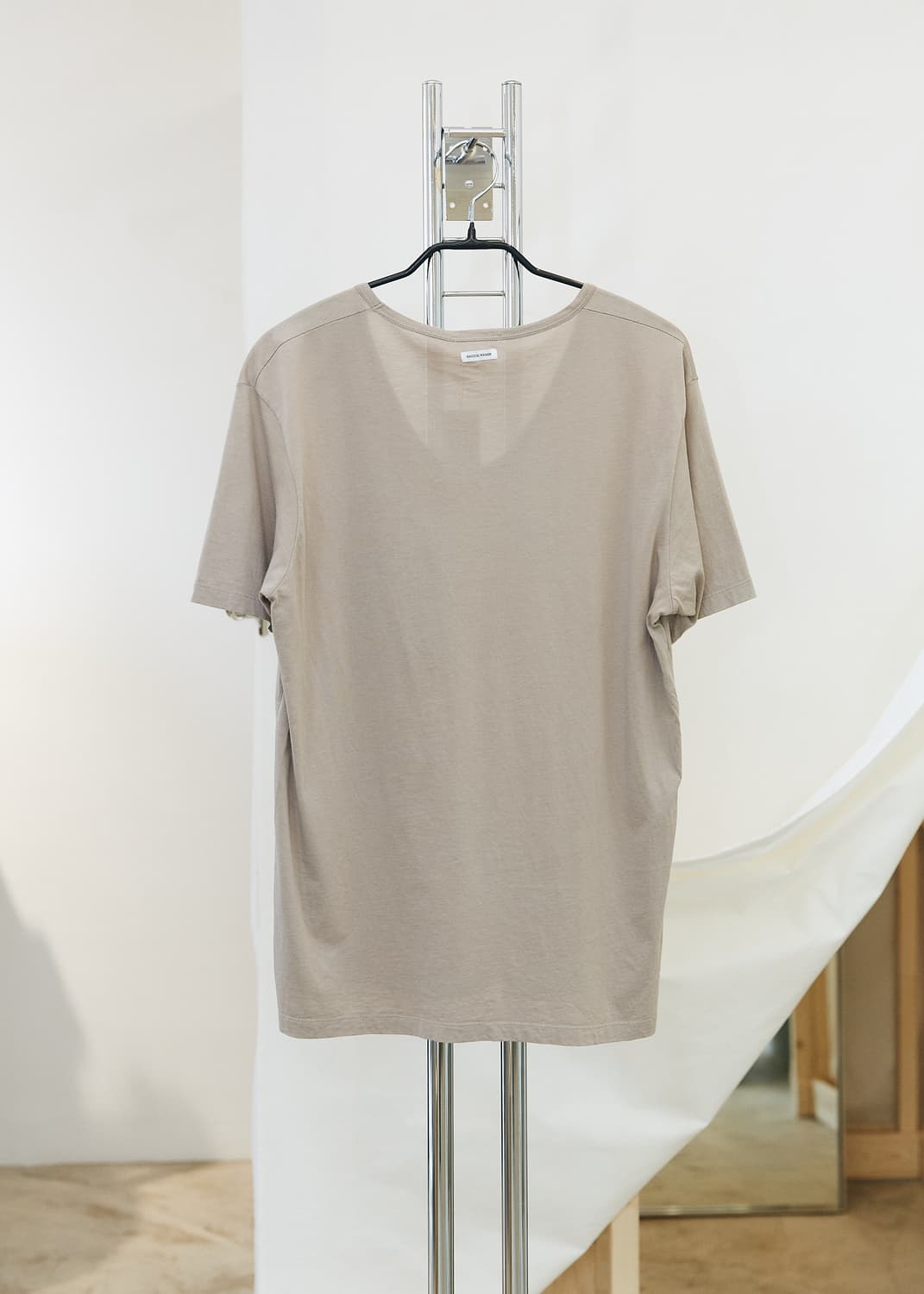 Front Pocket V-neck T-Shirt 상품이미지3