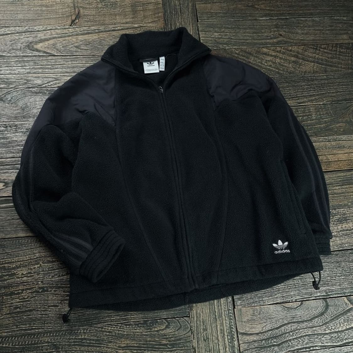 [아디다스] 불꽃 로고 쉐르파 오버핏 뽀글이 집업 자켓 블랙 M18284 상품이미지1