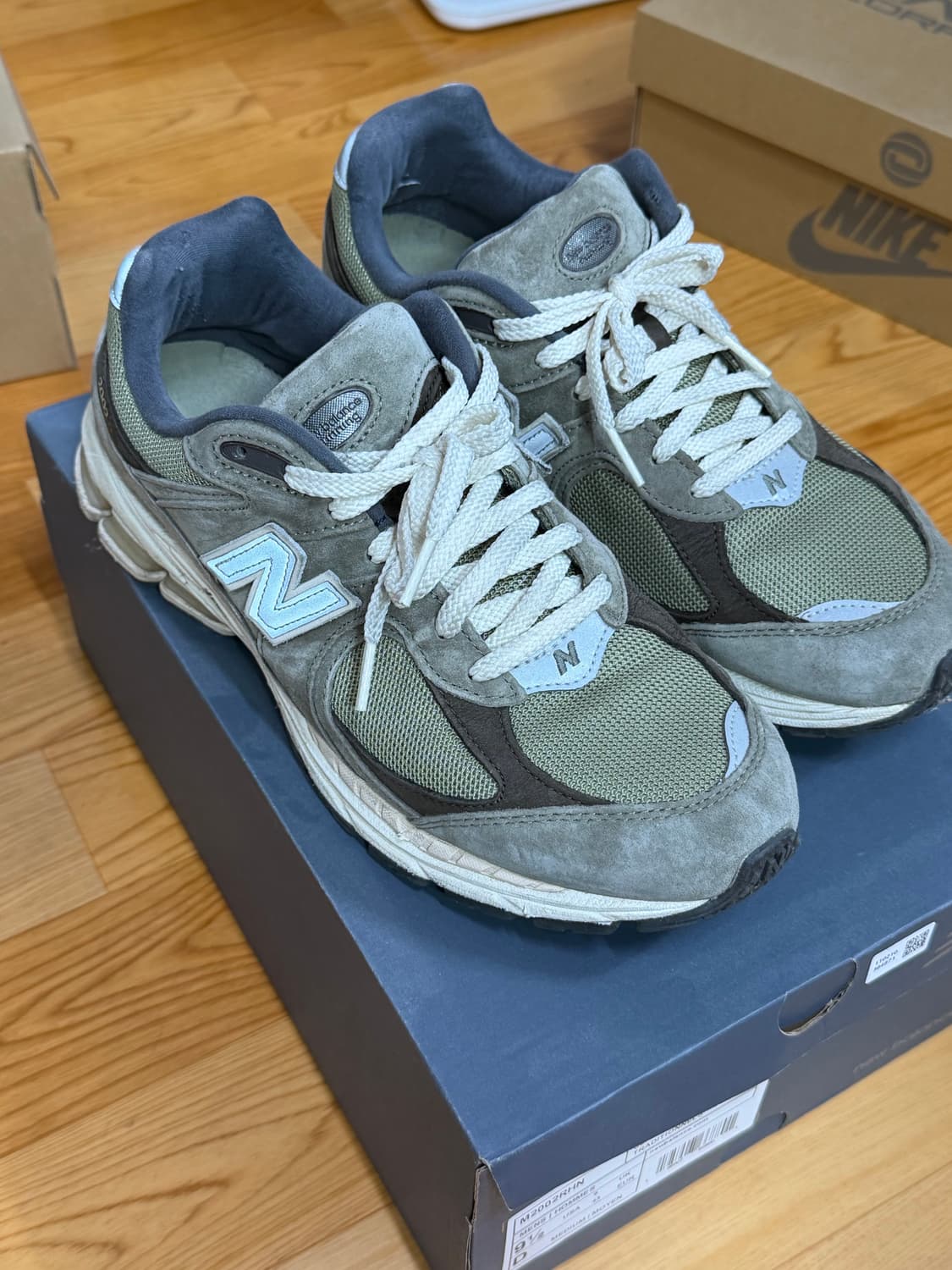 뉴발란스 2002 카키 (275) 상품이미지1