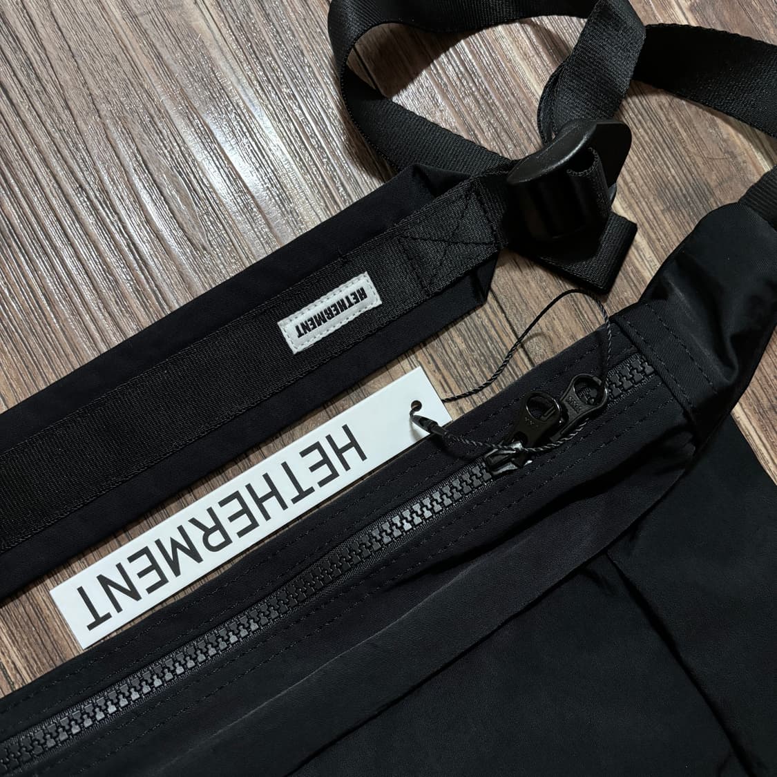 헤더먼트 파라슈트 숄더백 블랙 상품이미지9