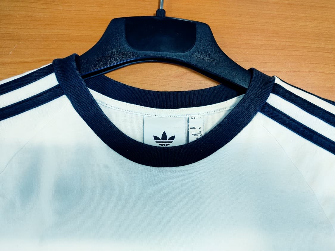 PAKAIAN adidas 파카이안 아디다스  삼선라인 반팔라운드티
 상품이미지4