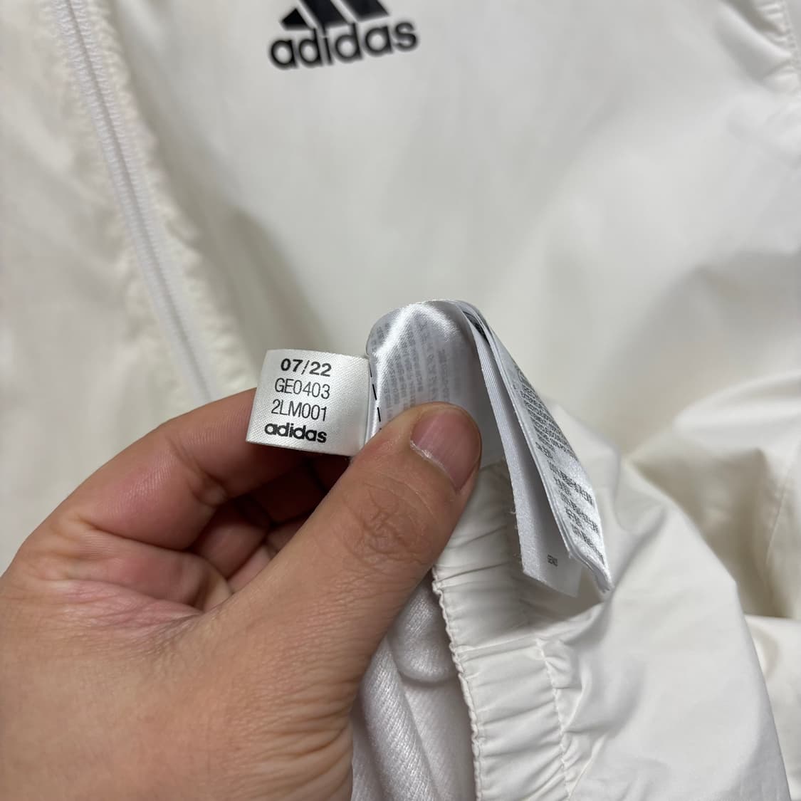아디다스 화이트 삼선 바람막이 상품이미지5
