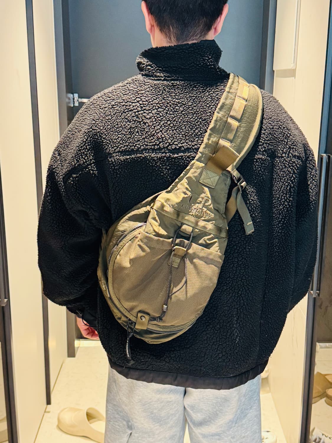 CP컴퍼니 나일론 B 크로스바디 백 아이비 그린 상품이미지7