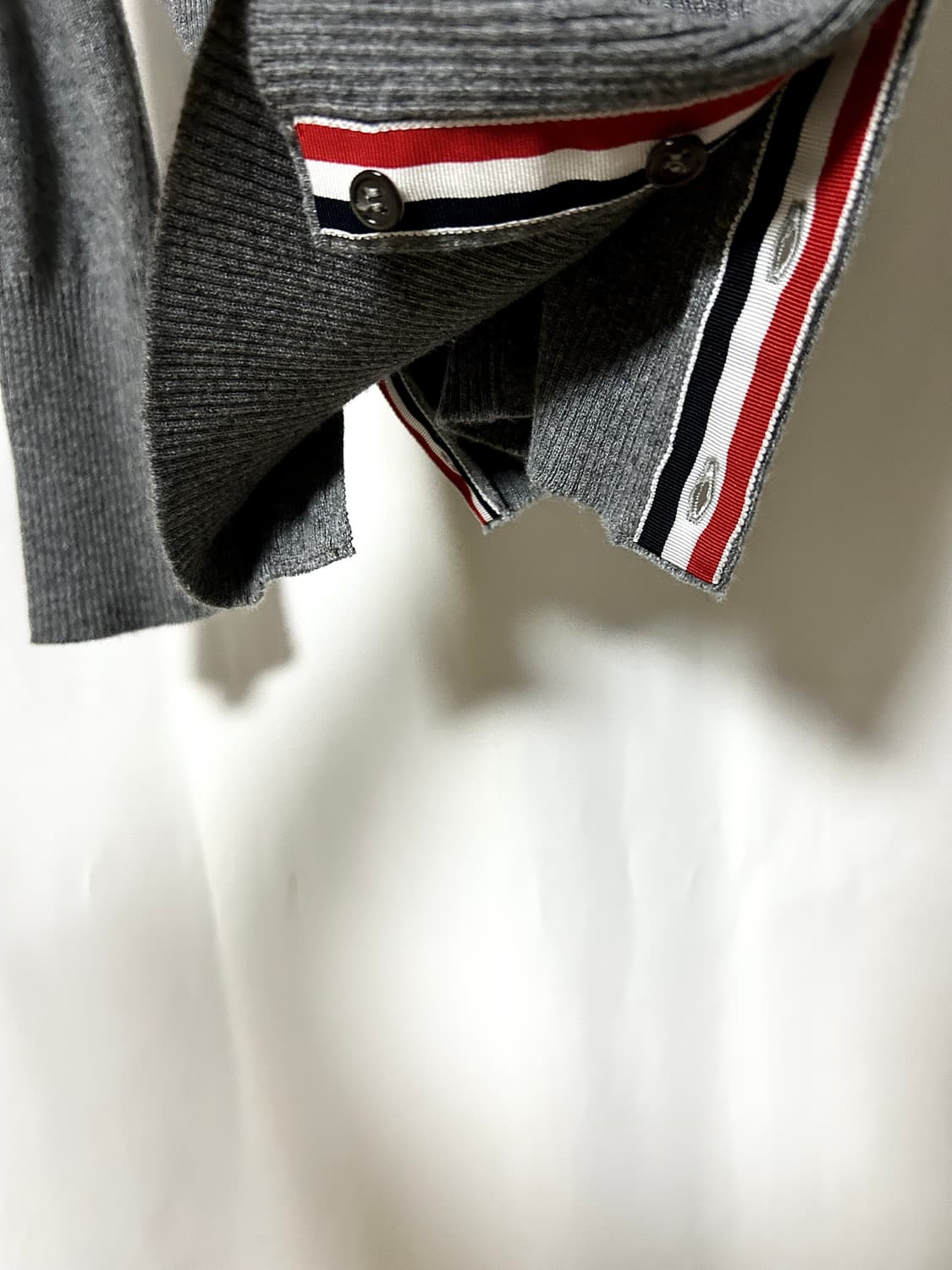 톰브라운 시그니처 캐시미어 100% 가디건 상품이미지9