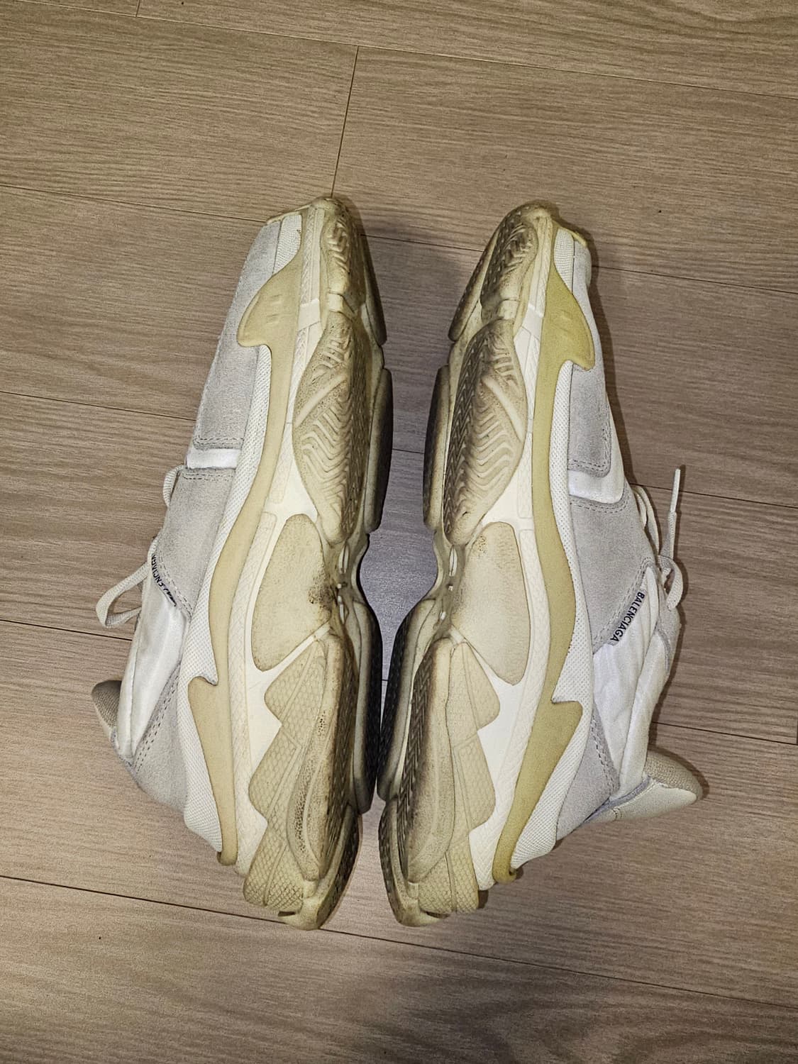 발렌시아가 트리플S 스니커즈 화이트 상품이미지4